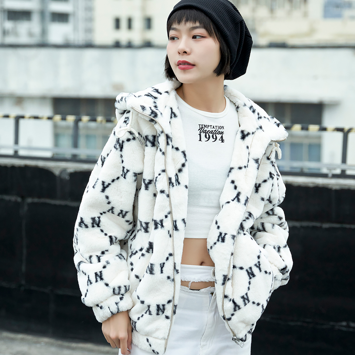 Shop MLB 字母圖案中性米色羊毛外套. 3AFDM0226-50CRS