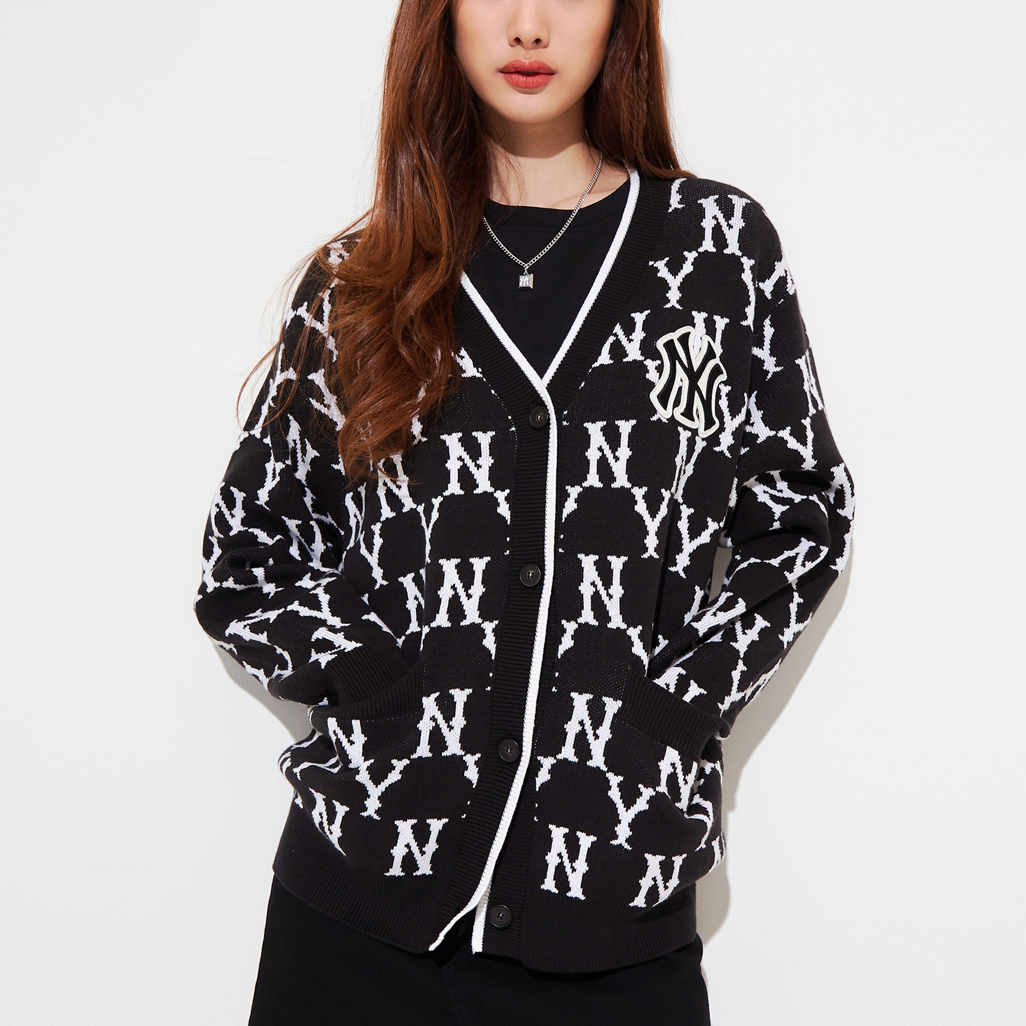 Purchase MLB モノグラム ロゴ ニット セーター ブラック ユニセックス. 3AKCM0121-50BKS