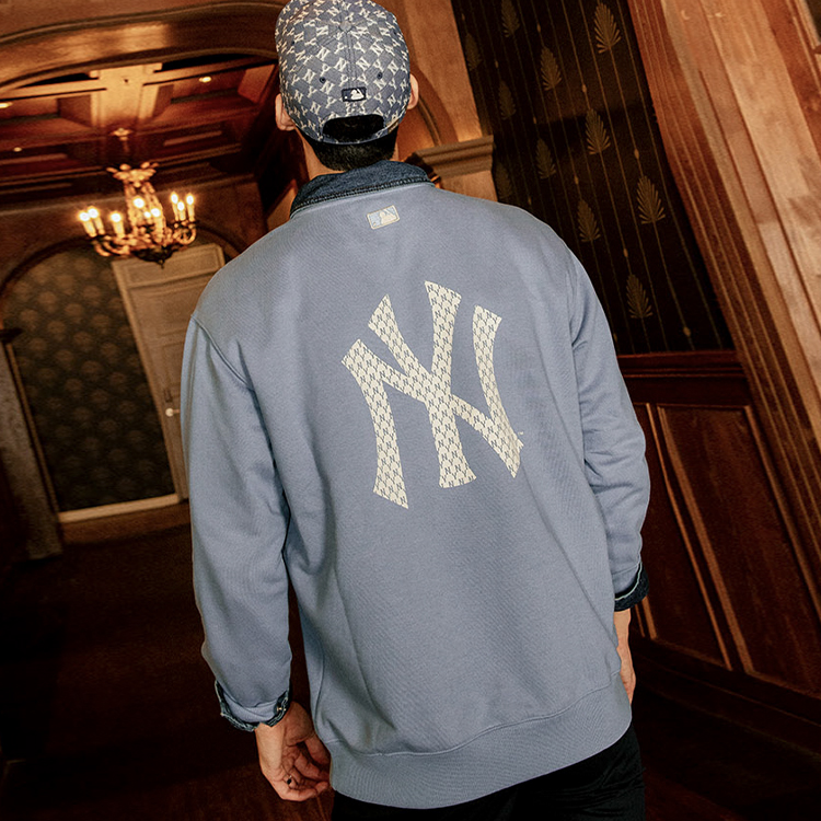 MLB Monogram New York Yankees Embroidered Logo Oversized Sweatshirt Blue Unisex 31MTM1041-50S 圖 4