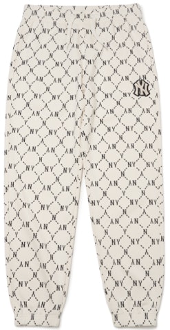 mlb-monogram-new-york-yankees-logo-jogger-sweatpants-beige-unisex-3-aptm-0114-50-crs