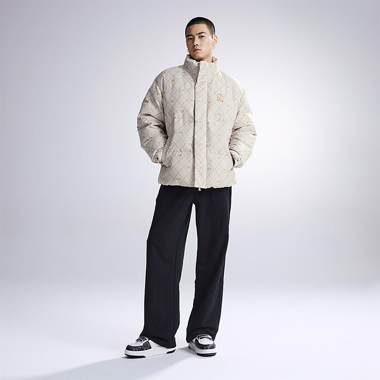 MLB Monogram New York Yankees Plaid Puffer Jacket Unisex. 3ADJM0536-50CRD 圖 6