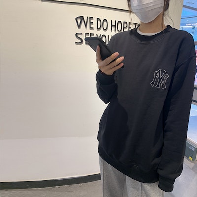 Sweatshirt Hitam Unisex MLB Monogram NY Yankees Big Logo. 31MTM2111-50L Purchase Sweatshirt Hitam Unisex MLB Monogram NY Yankees Big Logo. 31MTM2111-50L