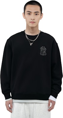 Sweatshirt Hitam Unisex MLB Monogram NY Yankees Big Logo. 31MTM2111-50L Sizing Sweatshirt Hitam Unisex MLB Monogram NY Yankees Big Logo. 31MTM2111-50L