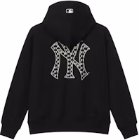 MLB Monogram NY Yankees Black Logo Zip Hoodie Unisex Casual Long Sleeve Jacket 3ATRM0451-50BKS MLB Monogram NY Yankees Black Logo Zip Hoodie Unisex Casual Long Sleeve Jacket 3ATRM0451-50BKS