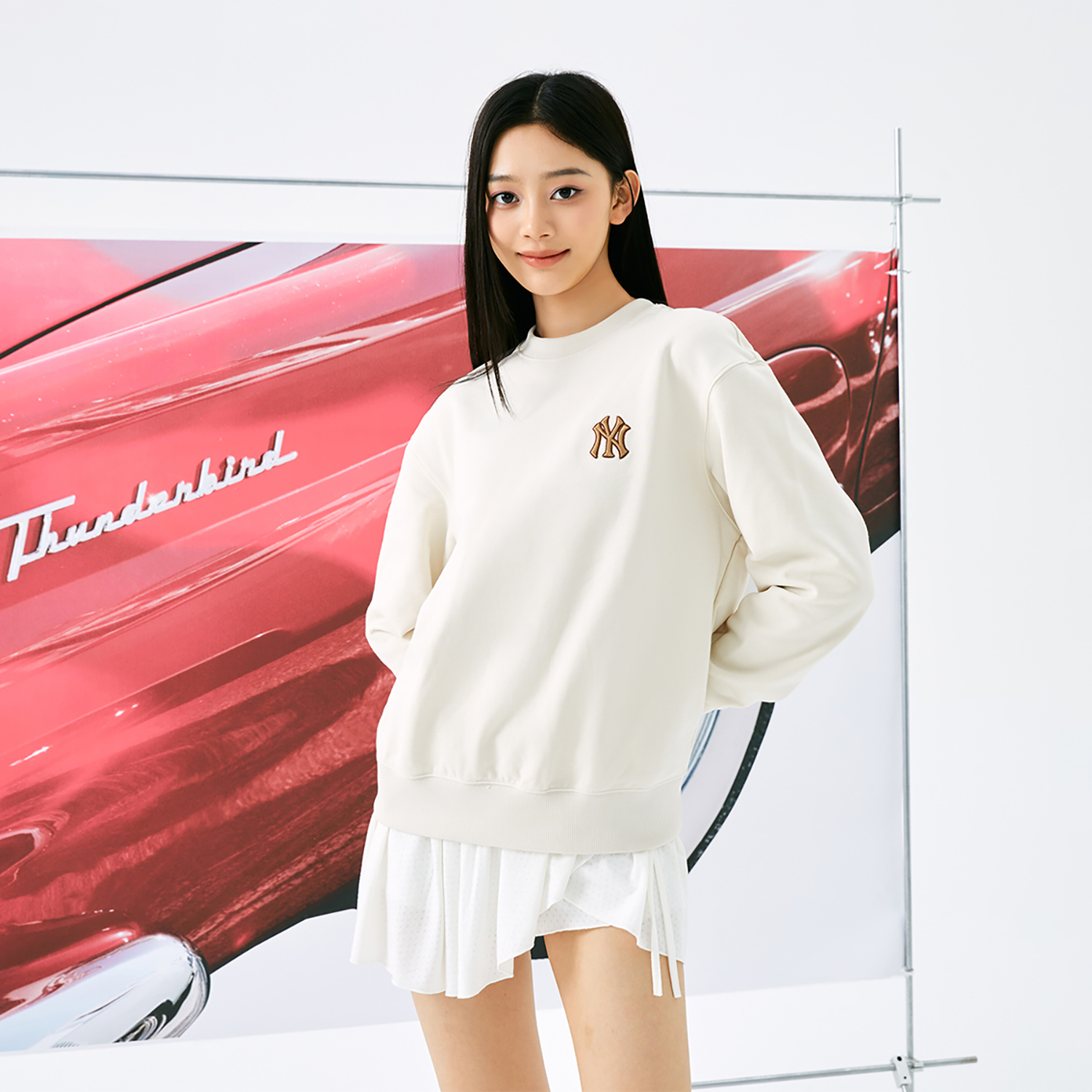 Details for MLB Monogram NY Yankees Cream Sweatshirt Lengan Panjang Unisex Gaya Retro. 3AMTM0444-50CRD