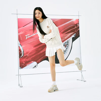 MLB Monogram NY Yankees Cream Sweatshirt Lengan Panjang Unisex Gaya Retro. 3AMTM0444-50CRD Sizing MLB Monogram NY Yankees Cream Sweatshirt Lengan Panjang Unisex Gaya Retro. 3AMTM0444-50CRD