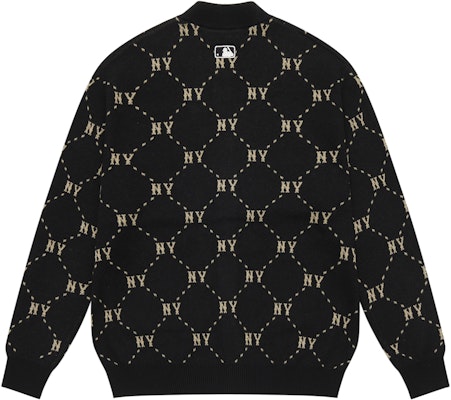 MLB Monogram NY Yankees FW24 V-Neck Diamond Logo Knit Sweater Unisex Black. 3AKCM0144-50BKS Lookbook MLB Monogram NY Yankees FW24 V-Neck Diamond Logo Knit Sweater Unisex Black. 3AKCM0144-50BKS