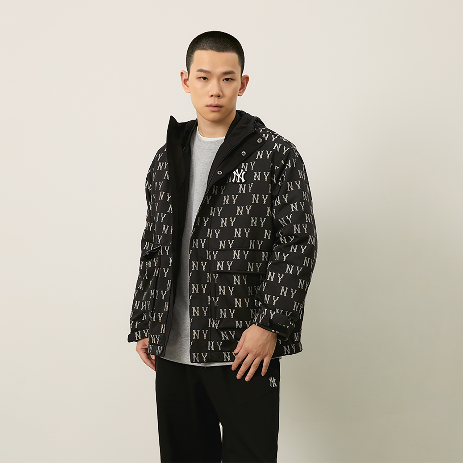 MLB Monogram Series NY Yankees FW24 Black Waterproof Windproof Jacket Unisex. 3AWJM0646-50BKS 圖 8