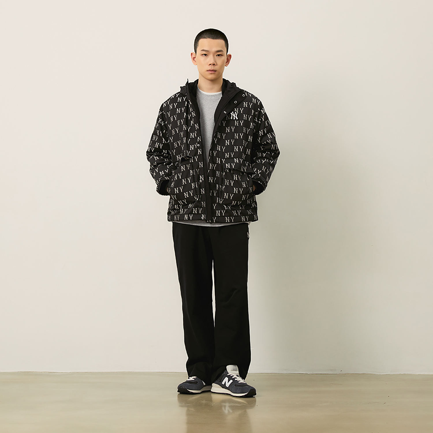 MLB Monogram Series NY Yankees FW24 Black Waterproof Windproof Jacket Unisex. 3AWJM0646-50BKS 圖 9