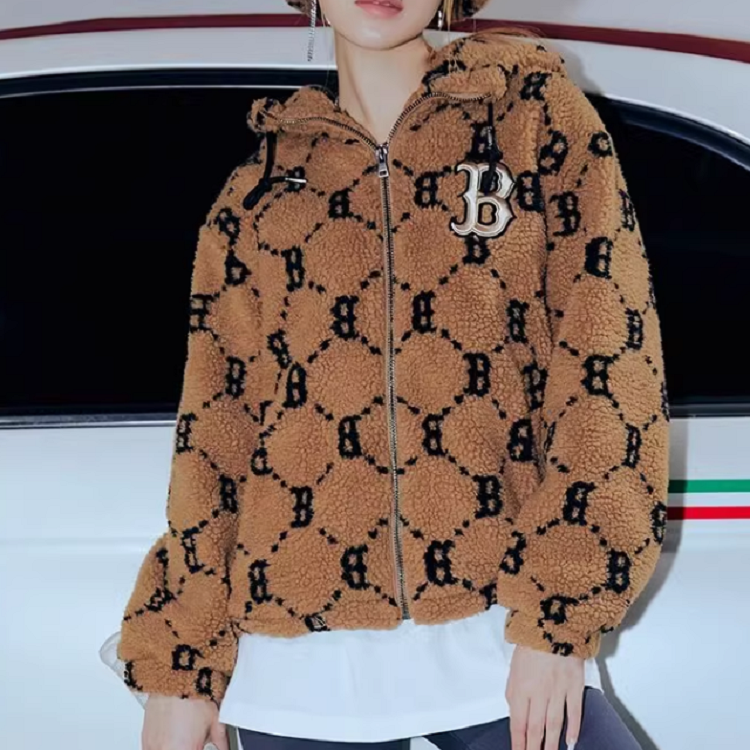 MLB Monogram Vintage Sherpa Hoodie Jacket Unisex Light Brown. 3AJPF1316-43BGD 圖 6