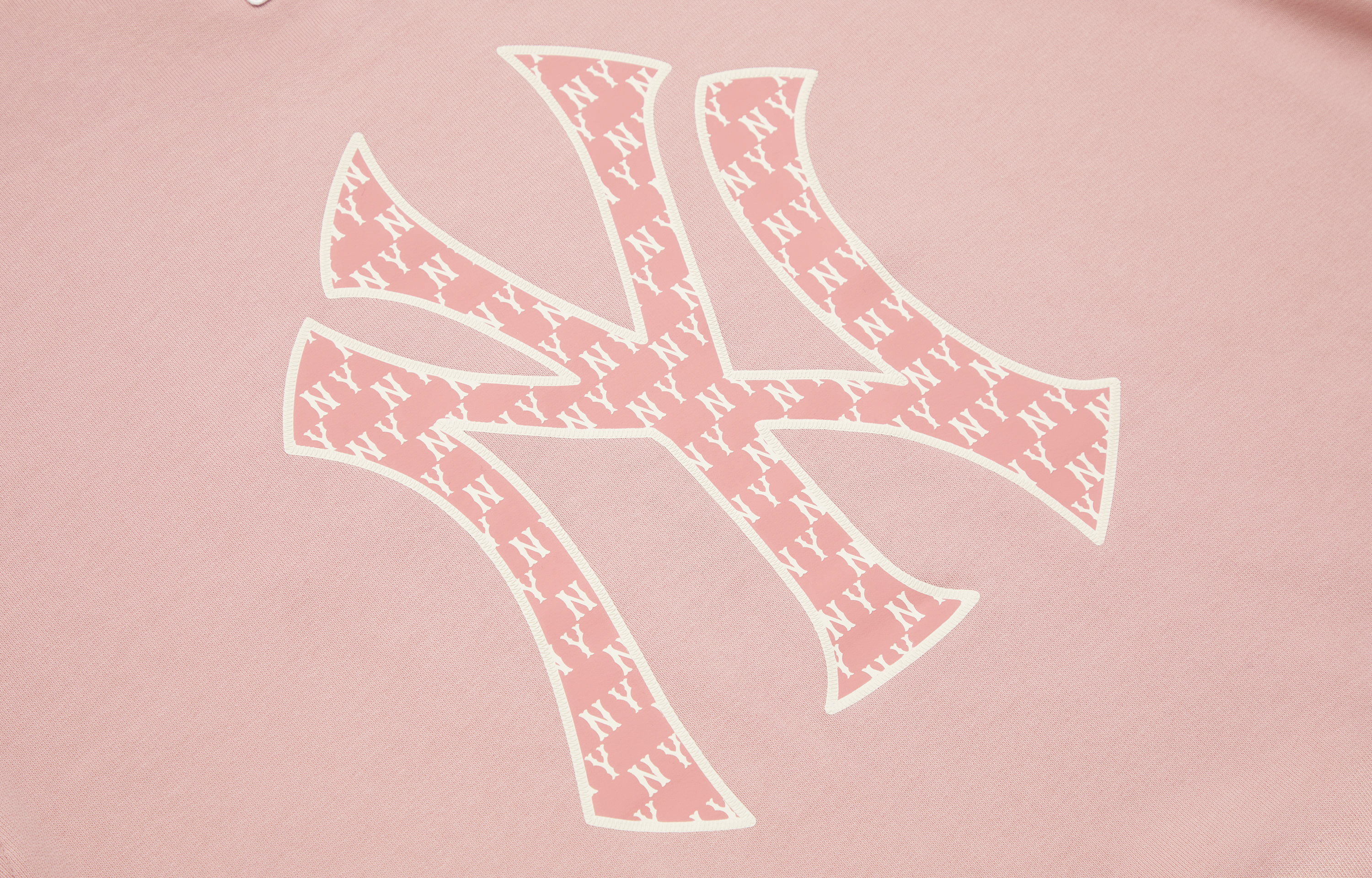 MLB Monogram Yankees Big Logo Crewneck Pink Unisex Sweatshirt Early Fall Edition 3AMTM0444-50PKM 圖 4