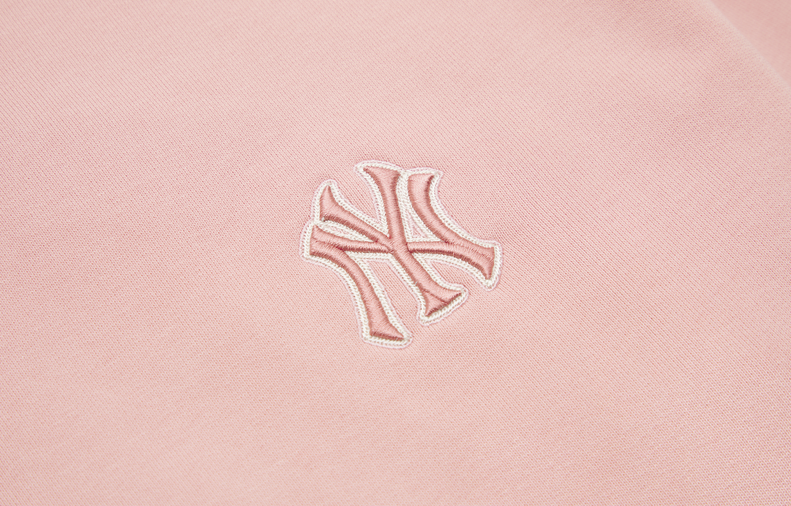 MLB Monogram Yankees Big Logo Crewneck Pink Unisex Sweatshirt Early Fall Edition 3AMTM0444-50PKM 圖 5