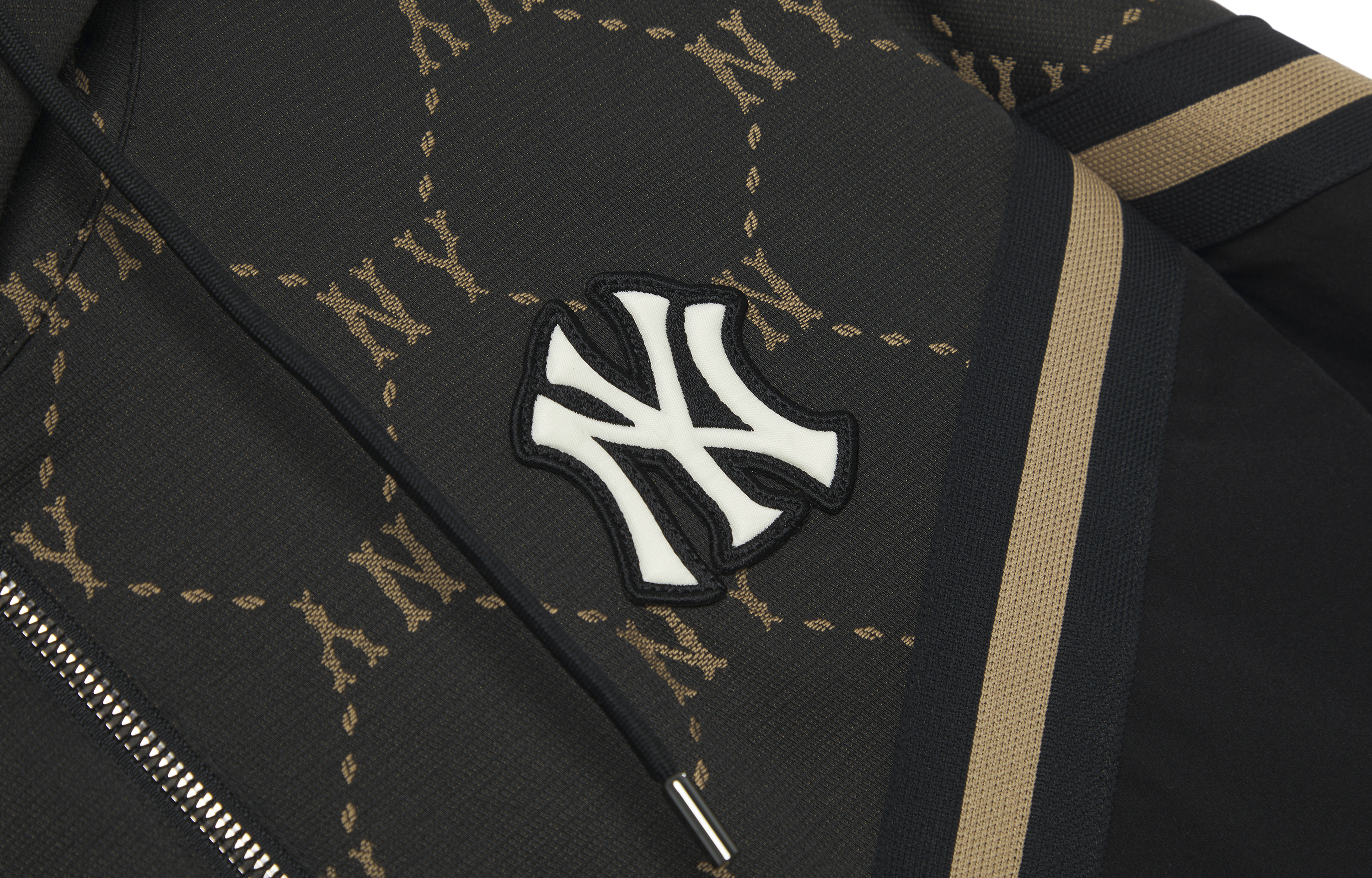 Details for MLB Monogram Yankees Hoodie Jaket Hoodie Unisex Logo Hitam Bordir 3AWJM0144-50BKS