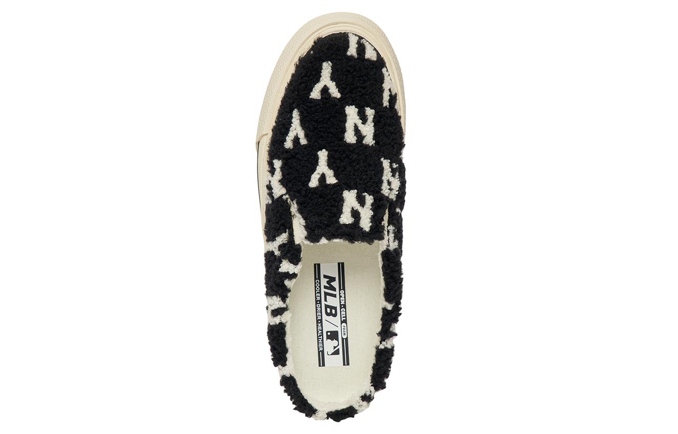 Shop MLB Mule Fleece Monogram Slip-On 'Hitam' 3AMUUWS26-50BKS