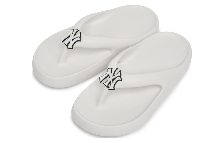 Lookbook MLB New York Slip-On 'White' 3ALPFBF33-50WHS