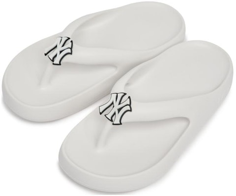 MLB New York Slip-On 'White' 3ALPFBF33-50WHS Lookbook MLB New York Slip-On 'White' 3ALPFBF33-50WHS