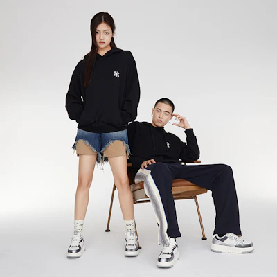 MLB 紐約洋基 23FW 復古時尚寬鬆字母連帽衫 男女款 黑色 3AHDM0334-50BKS Purchase MLB 紐約洋基 23FW 復古時尚寬鬆字母連帽衫 男女款 黑色 3AHDM0334-50BKS