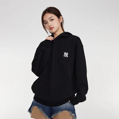 MLB 紐約洋基 23FW 復古時尚寬鬆字母連帽衫 男女款 黑色 3AHDM0334-50BKS Sizing MLB 紐約洋基 23FW 復古時尚寬鬆字母連帽衫 男女款 黑色 3AHDM0334-50BKS