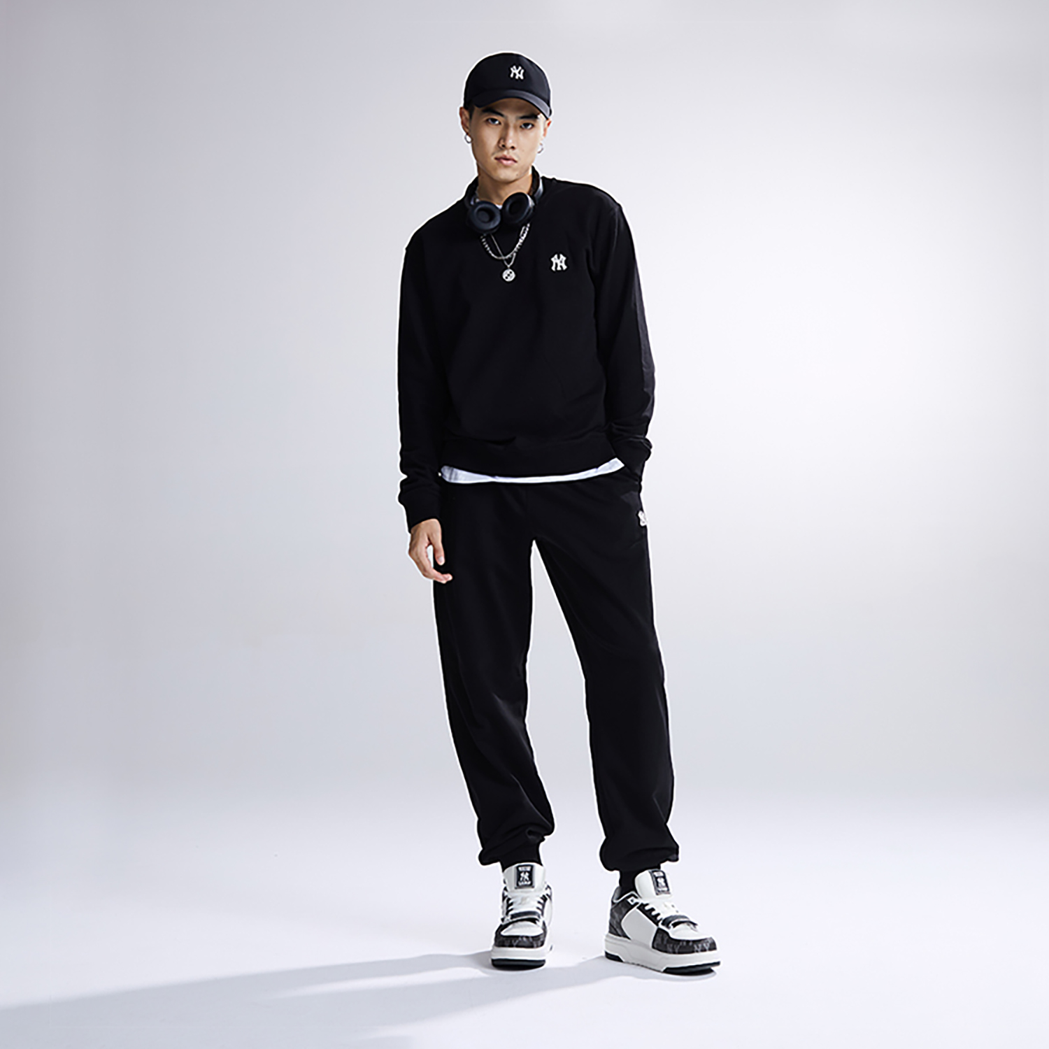 Purchase MLB New York Yankees 23FW Unisex Hitam Set Sweatshirt Kasual Fesyen. 3AMTM0234