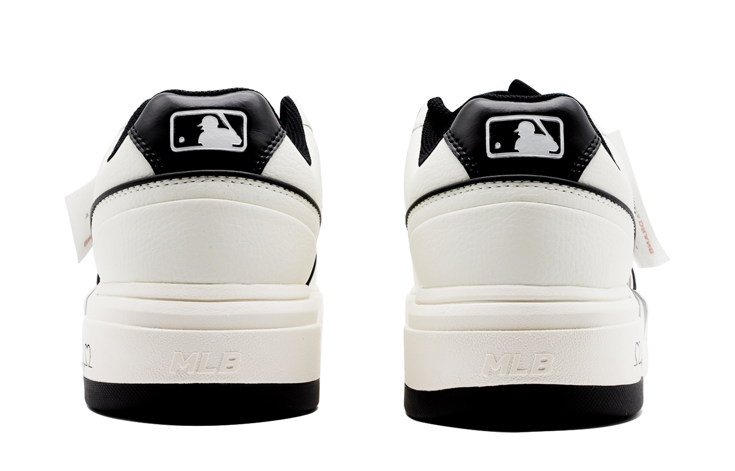 Shop MLB 뉴욕 양키스 '그라피티 하트비트' 3ASXCA12N-50WHS(Team140-dream)