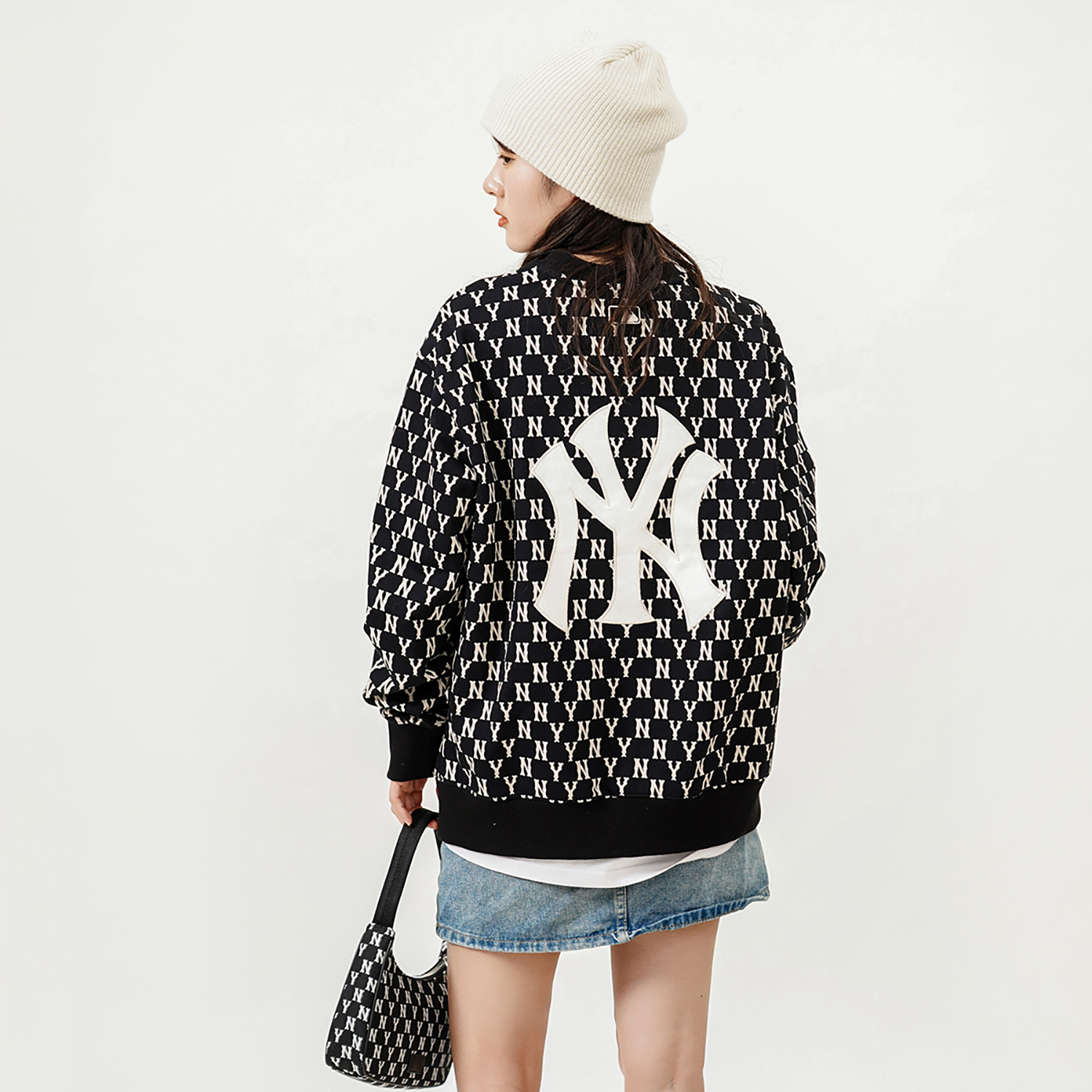 Cheap MLB 紐約洋基滿版標誌黑色圓領衛衣 男女通用 3AMTM0221-50BKS