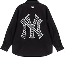 MLB New York Yankees Back Logo Letter Graphic Long Sleeve Shirt Unisex Black 3AWS03121-50BKS MLB New York Yankees Back Logo Letter Graphic Long Sleeve Shirt Unisex Black 3AWS03121-50BKS