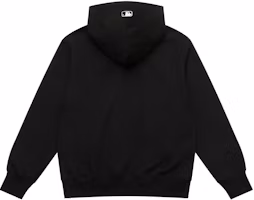 Lookbook MLB 紐約洋基隊基本款黑色男女連帽衫,附標誌與抽繩下擺 3AHDB0154-50BKS