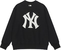 MLB New York Yankees Black Crewneck Logo Sweatshirt Unisex Pullover. 3AMTM0124-50BKS MLB New York Yankees Black Crewneck Logo Sweatshirt Unisex Pullover. 3AMTM0124-50BKS
