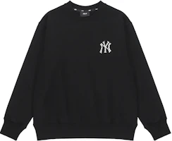 Lookbook MLB 紐約洋基黑色Logo圓領長袖男女適用上衣。 3AMTM0124-50BKS