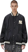 Shop MLB 紐約洋基隊黑色尼龍寬鬆棒球外套 男女款長袖夾克 3AJPV0434-50BKS
