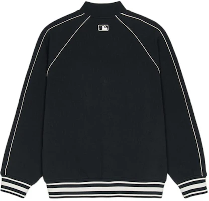 MLB 紐約洋基隊黑色復古寬鬆中性棒球外套。 3AJPM0751-50BKS Lookbook MLB 紐約洋基隊黑色復古寬鬆中性棒球外套。 3AJPM0751-50BKS