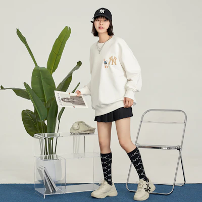 MLB New York Yankees Kartun Arnab Baju Cream Oversized Unisex 3AMTQ0131-50CRS Shop MLB New York Yankees Kartun Arnab Baju Cream Oversized Unisex 3AMTQ0131-50CRS