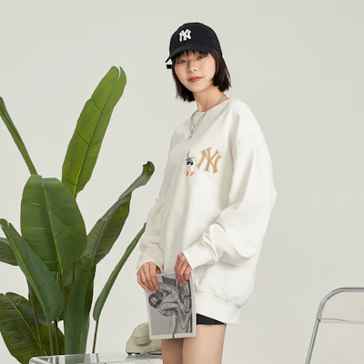 MLB New York Yankees Kartun Arnab Baju Cream Oversized Unisex 3AMTQ0131-50CRS Details for MLB New York Yankees Kartun Arnab Baju Cream Oversized Unisex 3AMTQ0131-50CRS