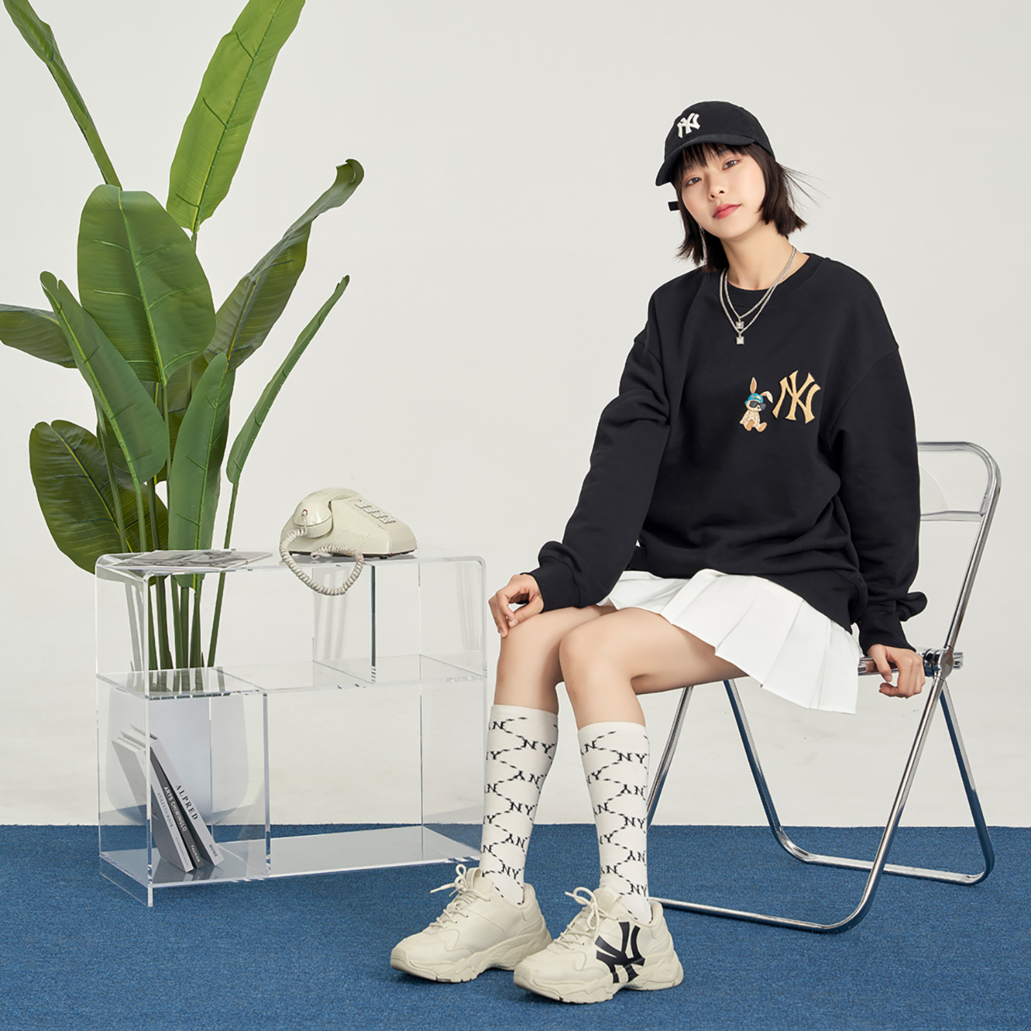 Shop 紐約洋基兔子印花黑色寬鬆版衛衣 男女適用 3AMTQ0131-50BKS