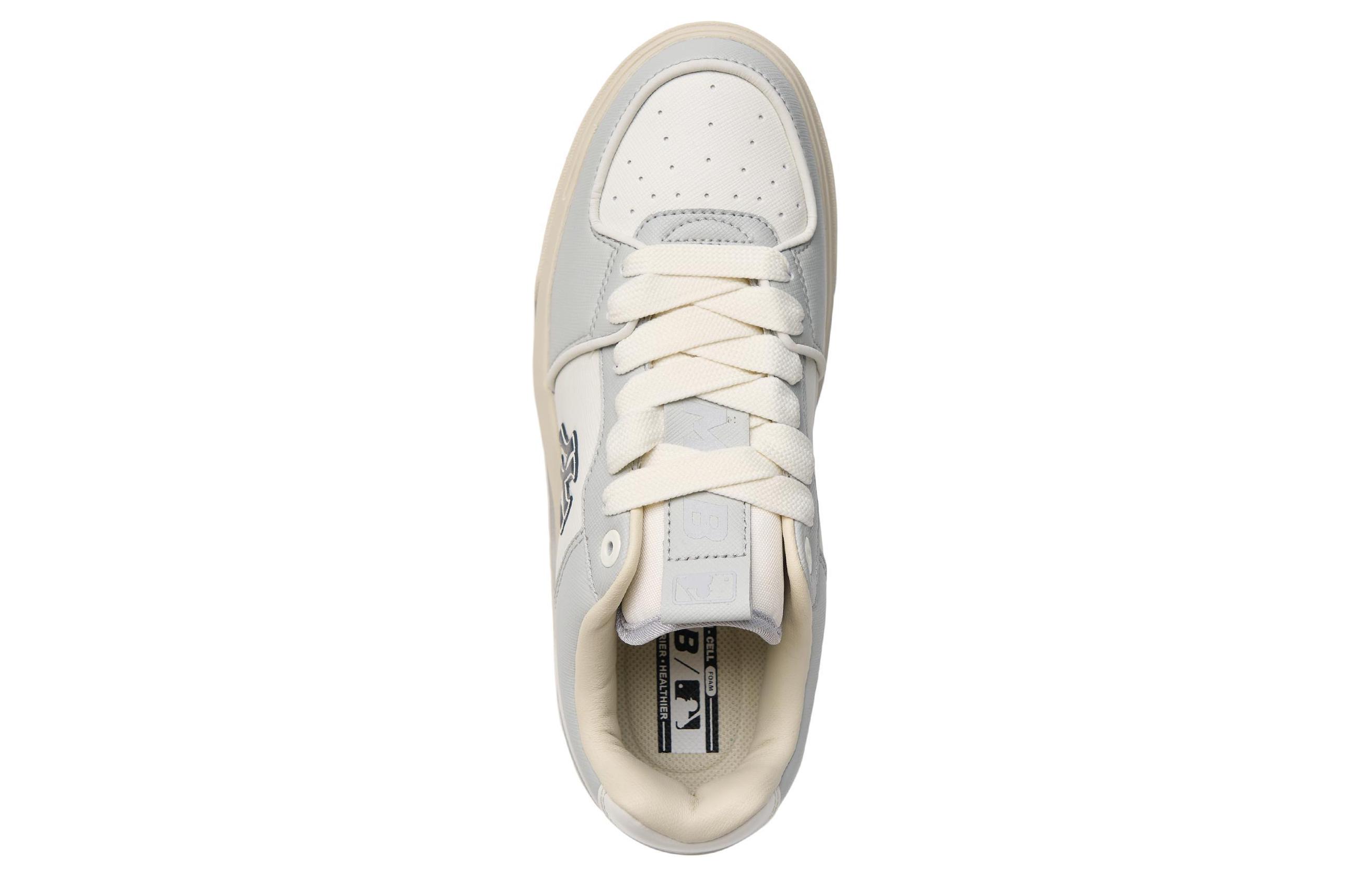 Shop MLB New York Yankees Clásico Low 'Grey Comfort' 3ASXCLS4N-50GRS