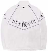 Lookbook MLB New York Yankees Contrast Stitch Zipper Sports Jacket Unisex White 3AWJS0221-50WHS