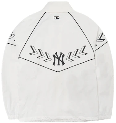 MLB New York Yankees Contrast Stitch Zipper Sports Jacket Unisex White 3AWJS0221-50WHS Lookbook MLB New York Yankees Contrast Stitch Zipper Sports Jacket Unisex White 3AWJS0221-50WHS