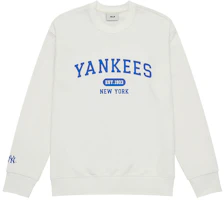 MLB New York Yankees Cream College Letter Print Crewneck Sweatshirt Unisex 3AMTV9244-50CRS MLB New York Yankees Cream College Letter Print Crewneck Sweatshirt Unisex 3AMTV9244-50CRS