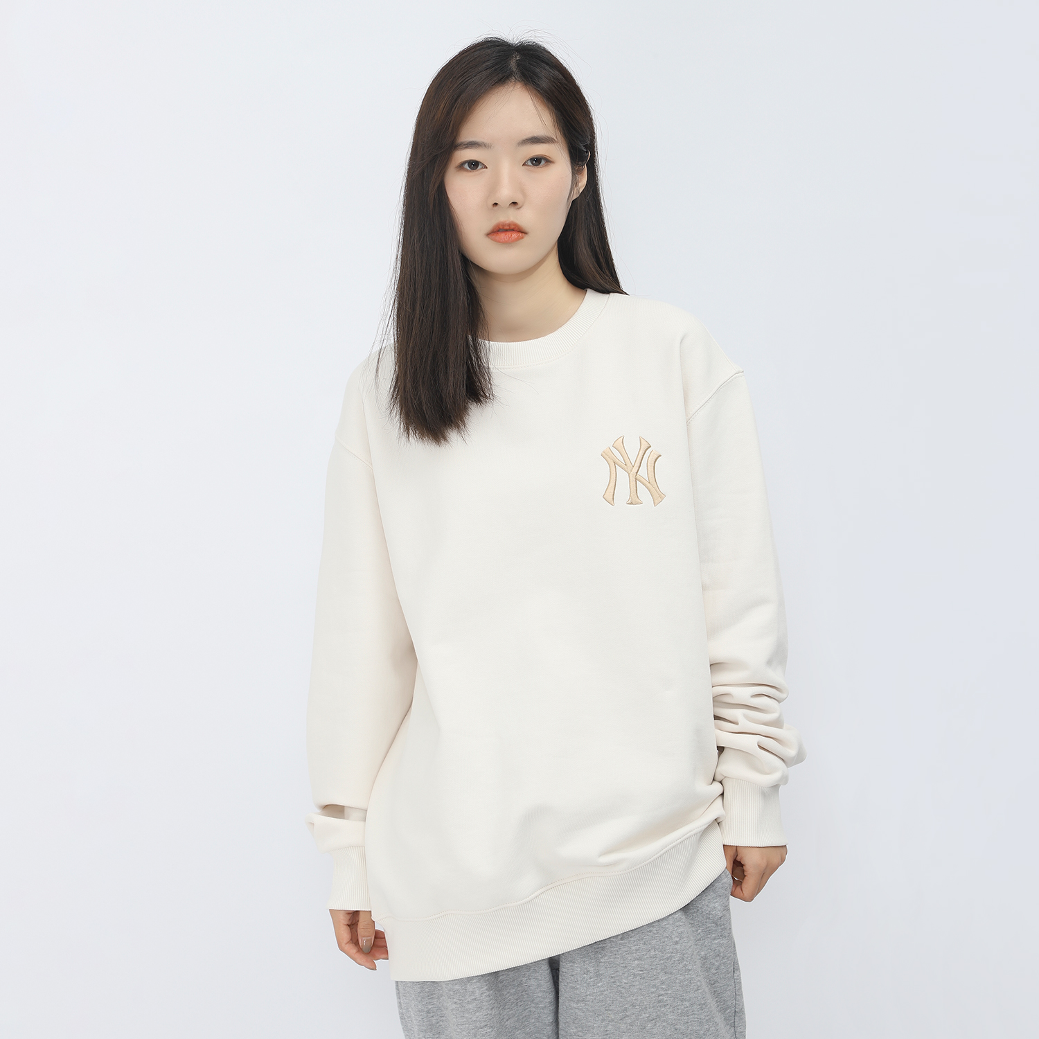 MLB New York Yankees Cream Printed Oversized Crewneck Sweatshirt Unisex 3AMTEC114-50CRS 圖 4