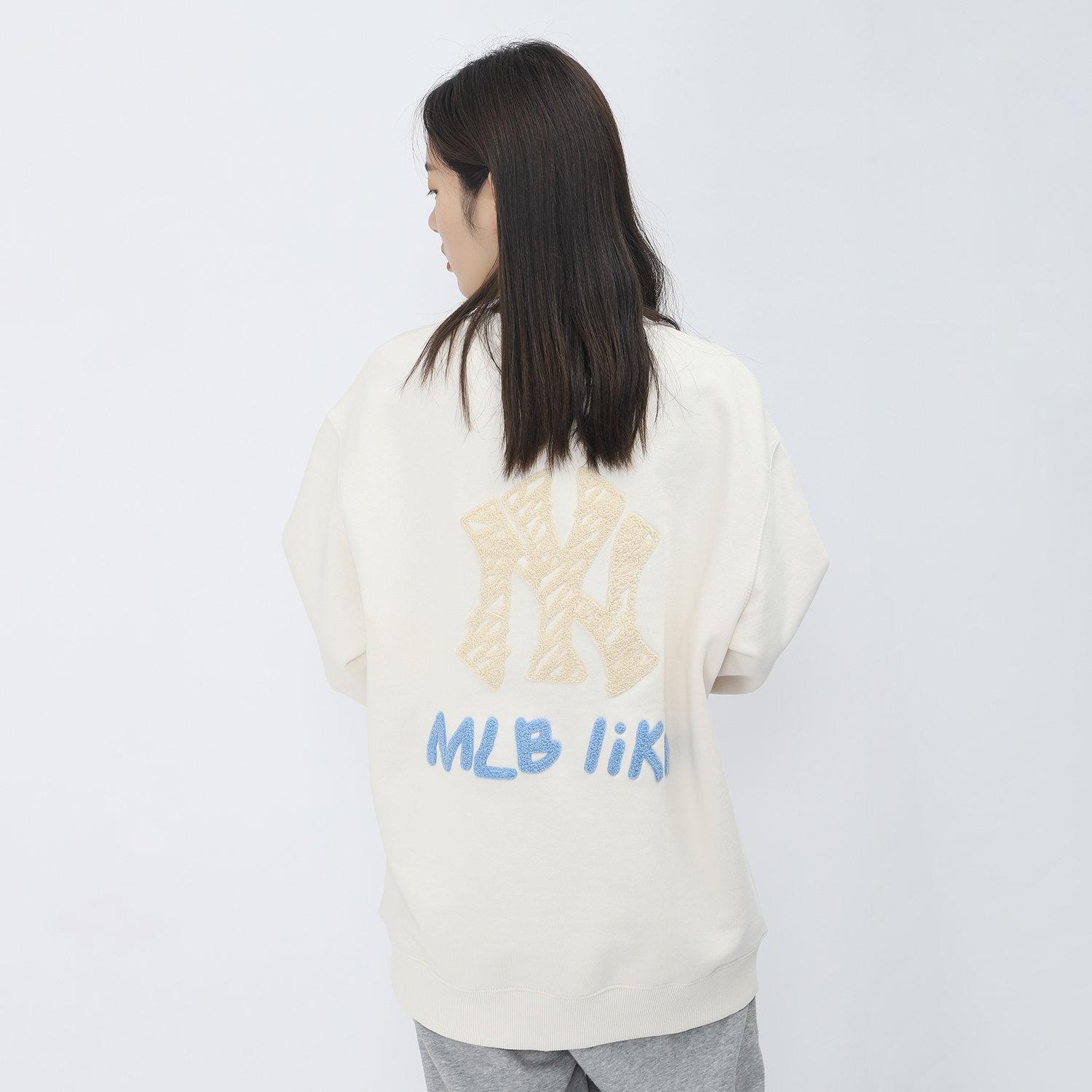 MLB New York Yankees Cream Printed Oversized Crewneck Sweatshirt Unisex 3AMTEC114-50CRS 圖 8