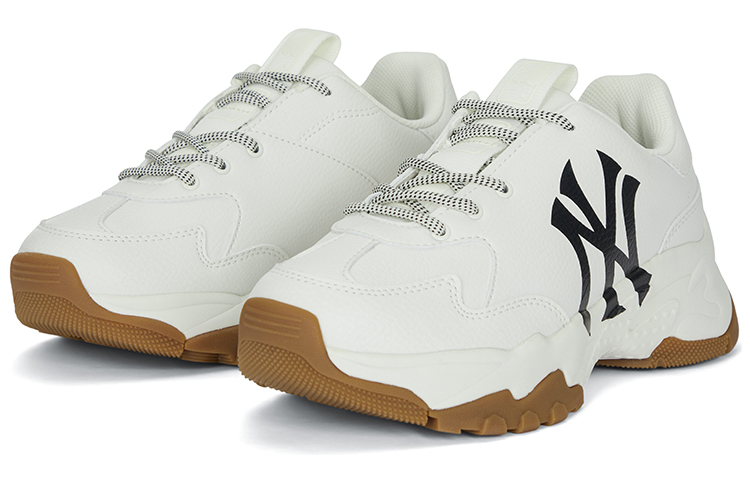 Shop Zapatillas MLB New York Yankees Dad 'Crema'. 3ASHBNA3N-50WHS