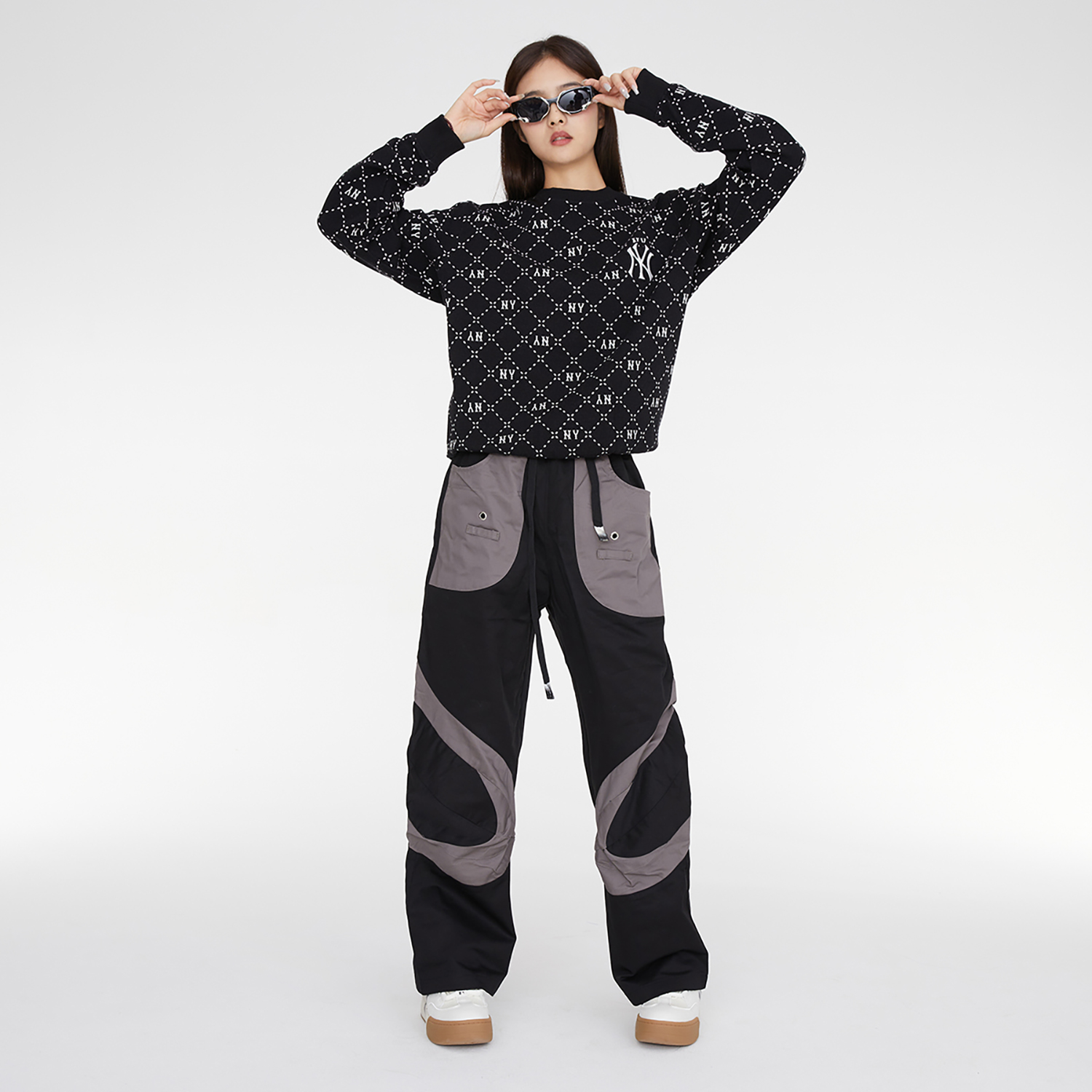 MLB New York Yankees Diamond Vintage Crewneck Sweatshirt Unisex Black 3AMTM0134-50BKS 圖 5