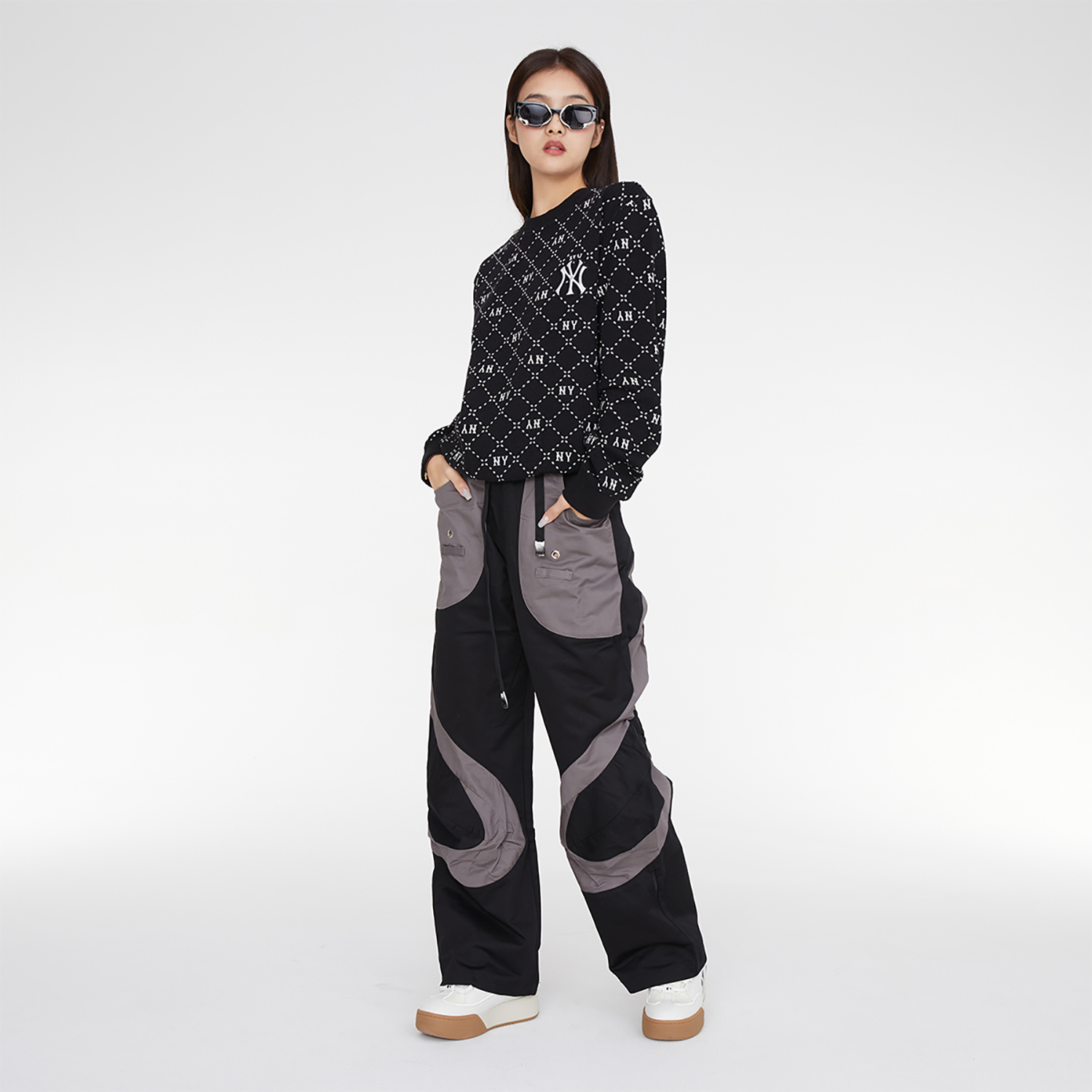 MLB New York Yankees Diamond Vintage Crewneck Sweatshirt Unisex Black 3AMTM0134-50BKS 圖 6