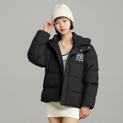 MLB纽约洋基队刺绣NY标志连帽羽绒短款夹克 黑色男女同款 3ADJB0626-50BKS Details for MLB纽约洋基队刺绣NY标志连帽羽绒短款夹克 黑色男女同款 3ADJB0626-50BKS