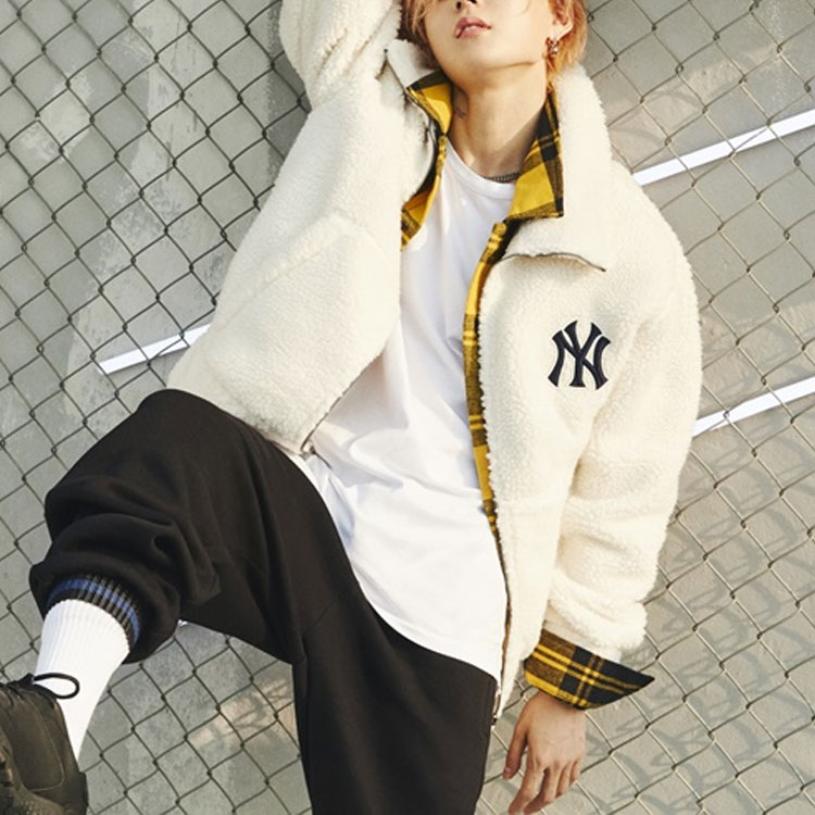 Shop MLB 紐約洋基隊男女通用象牙白羊毛外套 31JPF3061-50I
