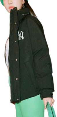 MLB New York Yankees FW22 Black Hooded Down Jacket Short Winter Coat 3ADJB1126-50BKS Shop MLB New York Yankees FW22 Black Hooded Down Jacket Short Winter Coat 3ADJB1126-50BKS