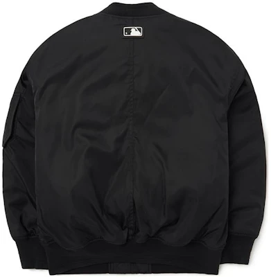 MLB紐約洋基FW22黑色標誌印花羅紋領拉鍊外套 男女通用 3AJPB0124-50BKS Lookbook MLB紐約洋基FW22黑色標誌印花羅紋領拉鍊外套 男女通用 3AJPB0124-50BKS