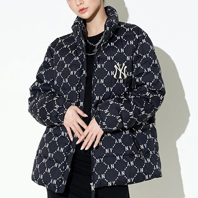 MLB 纽约洋基队 FW22 菱格短款羽绒夹克 黑色 男女同款 3ADJM0826-50BKS Shop MLB 纽约洋基队 FW22 菱格短款羽绒夹克 黑色 男女同款 3ADJM0826-50BKS