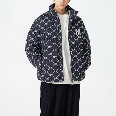 MLB 纽约洋基队 FW22 菱格短款羽绒夹克 黑色 男女同款 3ADJM0826-50BKS Sizing MLB 纽约洋基队 FW22 菱格短款羽绒夹克 黑色 男女同款 3ADJM0826-50BKS