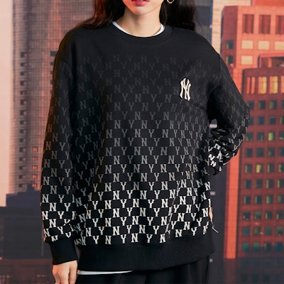 MLB 뉴욕양키스 그라데이션 로고 맨투맨 유니섹스 블랙 가을용 3AMTM1024-50BKS Shop MLB 뉴욕양키스 그라데이션 로고 맨투맨 유니섹스 블랙 가을용 3AMTM1024-50BKS